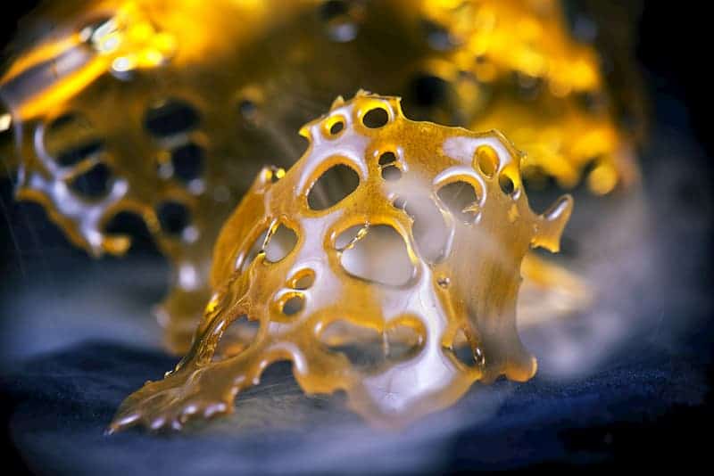 CBD-Shatter ist klebrig und wachsartig