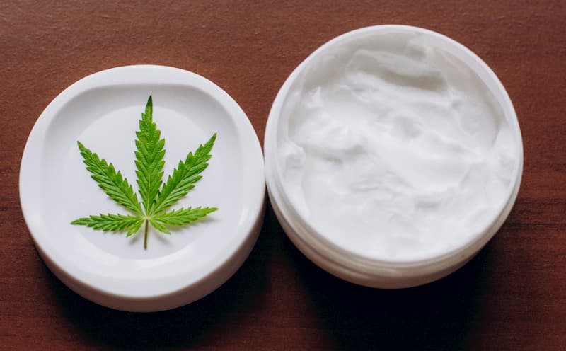 CBD-Kosmetik in Form einer Creme